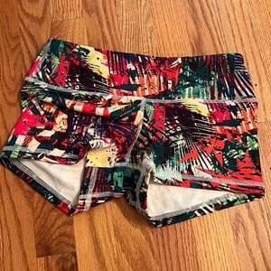 Palm Fleo Shorts